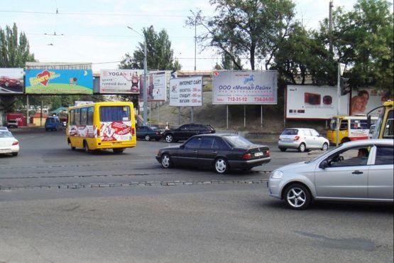 Фото рекламной плоскости по адресу ул. Приморская / спуск Маринеско №1