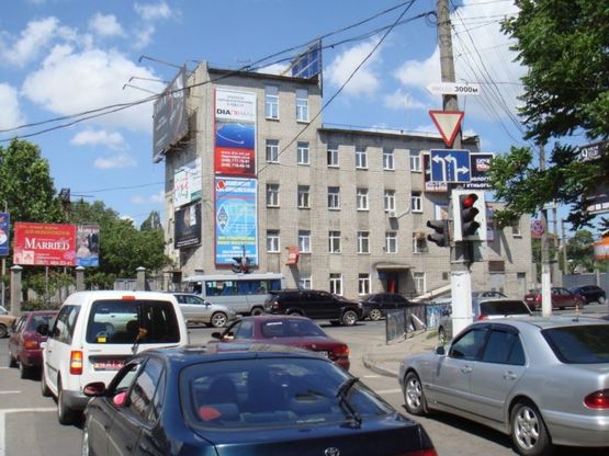 Фото рекламної площини за адресою ул. Среднефонтанская / ул. Семинарская / Вертикальный №2