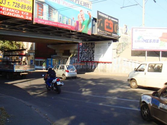 Фото рекламної площини за адресою ул. Черноморского Казачества / Эстакада №2