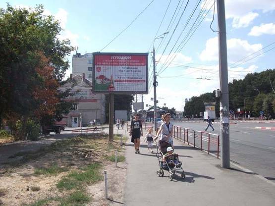 Фото рекламної площини за адресою ул. Пирогова - ул. Литвиненко