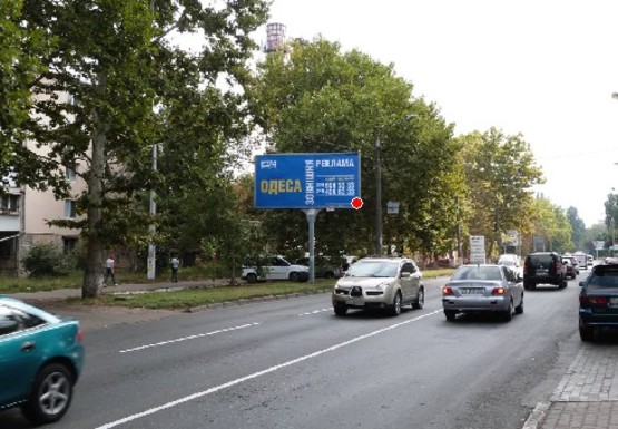 Фото рекламної площини за адресою Инглези ул., 18 - Ивана и Юрия Лип ул.