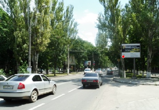 Фото рекламной плоскости по адресу Ушакова пр. - Гмырева ул. (BackLit)