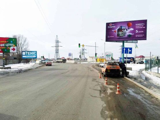 Фото рекламной плоскости по адресу Cвятопетровское, ул.Киевсквя, возле светофора на Т-образном перекрестке, поворот на ул.Центральную с.Святопетровское