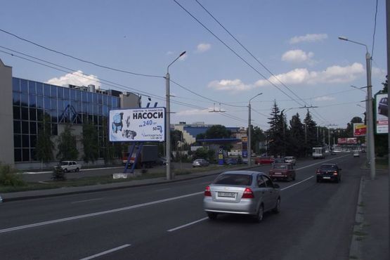 Фото рекламной плоскости по адресу вул. М.Бірюзова (КФ «Домінік»)