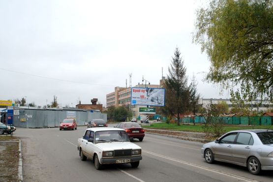 Фото рекламной плоскости по адресу вул. Героїв АТО, 120 (ринок "Сади-2")