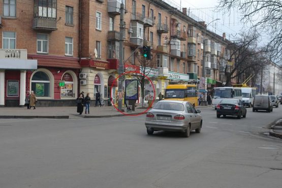 Фото рекламной плоскости по адресу вул. Соборності (Жовтнева),44- п.перехід