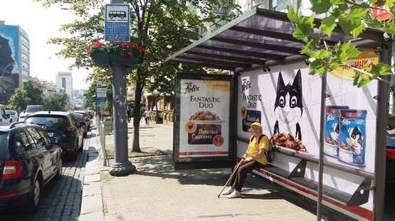 Фото рекламной плоскости по адресу Велика Васильківська вул., 30 (ресторан "Муракамі", "Укрсиббанк") - зупинка гром.транспорту