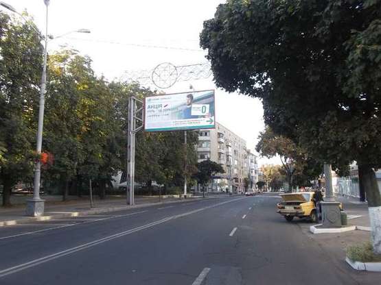 Фото рекламной плоскости по адресу Леха Качинського вул. - Соборна пл.