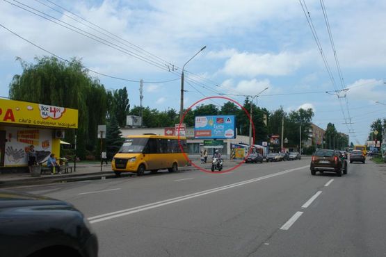 Фото рекламной плоскости по адресу вул. І.Мазепи, 11 (зуп. «Алмазна»)