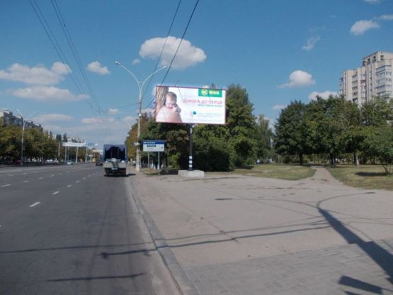 Фото рекламної площини за адресою Харківська вул., (зуп. "вул. СКД")