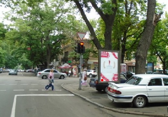 Фото рекламної площини за адресою Троицкая ул., 38 - Екатерининская ул. B