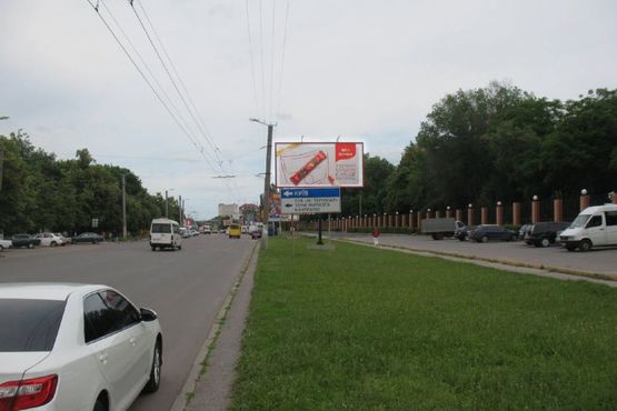 Фото рекламной плоскости по адресу Євгена Тельнова просп. (Євгена Тельнова вул.), 4