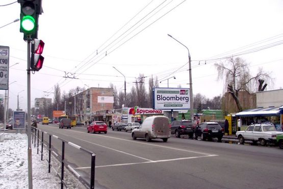 Фото рекламной плоскости по адресу вул. І.Мазепи, 11 (зуп. «Алмазна»)