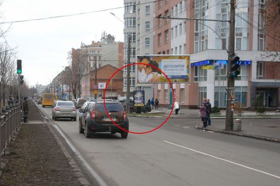 Фото рекламної площини за адресою вул. Соборності (Жовтнева)/вул. С.Петлюри