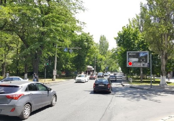 Фото рекламной плоскости по адресу Ушакова пр. - Красного Креста ул.