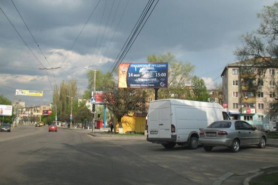 Фото рекламной плоскости по адресу Соборна вул. (Соборна вул.), 13 - Глинки вул.
