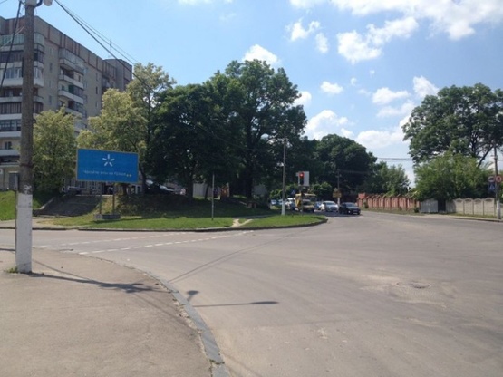 Фото рекламної площини за адресою вул.Семидубинська 2_ринок_кінотеатр