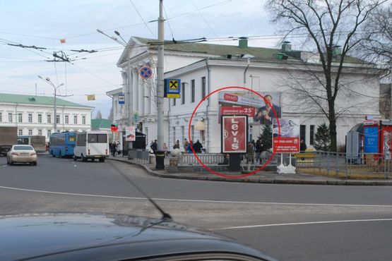 Фото рекламной плоскости по адресу вул. Соборності (Жовтнева), 31 (Зупинка "Корпусний сад")