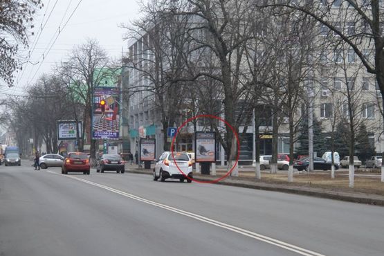 Фото рекламной плоскости по адресу вул. Соборності (Жовтнева),45(R15)