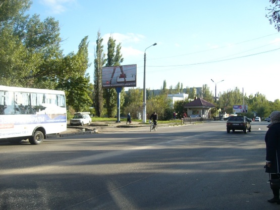 Фото рекламной плоскости по адресу просп. Богоявленский, 332 - перед ж/д переездом
