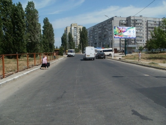 Фото рекламной плоскости по адресу ул. Лазурная, 16