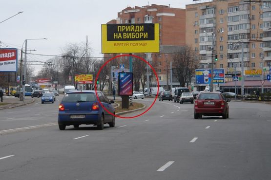 Фото рекламної площини за адресою вул. Європейська (Фрунзе) (розподільча смуга)