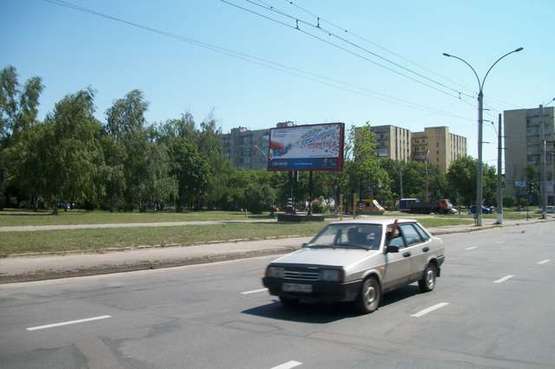 Фото рекламной плоскости по адресу Харківська вул. - Михайла Лушпи просп.