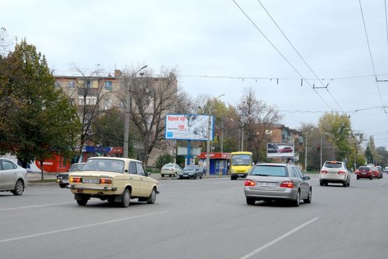 Фото рекламной плоскости по адресу вул. Зіньківська (зуп. «Кондратенка»)