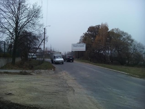 Фото рекламной плоскости по адресу вул. Вокзальна, навпроти готелю "Богдан"