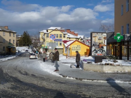Фото рекламної площини за адресою вул. Річки, кінотеатр Злата