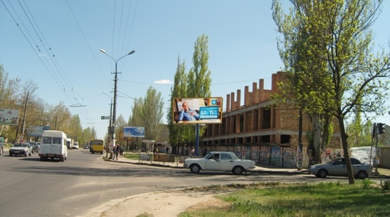 Фото рекламної площини за адресою просп. Мира, 15 - ул. Южная