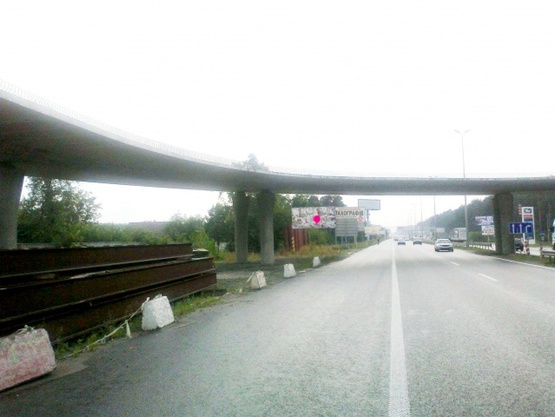 Фото рекламної площини за адресою Житомирская трасса 20км. - Стоянка - в направлении Житомира,200м после остановки "Стоянка"