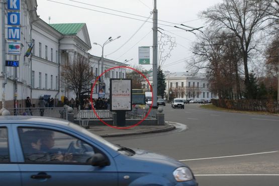 Фото рекламной плоскости по адресу вул. Соборності (Жовтнева), 33  (Зупинка "Будинок зв`язку")