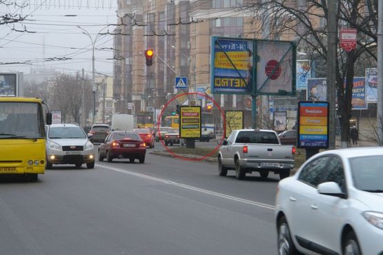 Фото рекламной плоскости по адресу вул. Соборності (Жовтнева),46 (L17)