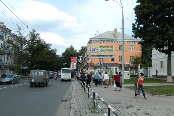 Фото рекламної площини за адресою вул. Європейська (Фрунзе)/ вул. Шевченка (призматрон)