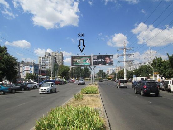 Фото рекламной плоскости по адресу просп. Академика Глушко - Золотой дюк (призма левая)