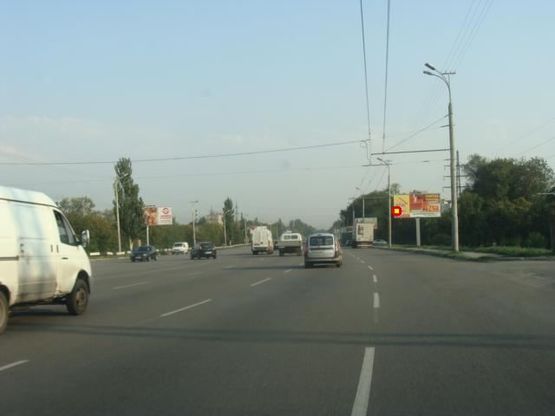 Фото рекламної площини за адресою Запорожское шоссе, 28А, автосалон "Lexus", из центра