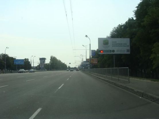 Фото рекламної площини за адресою Запорожское шоссе, 60 - Паникахи ул., из центра