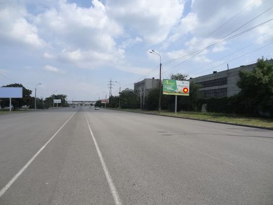 Фото рекламной плоскости по адресу Заводская Набережная ул., мебельный комбинат "Прогресс", в центр