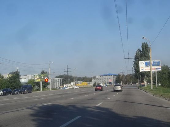 Фото рекламной плоскости по адресу Запорожское шоссе, 28А, автосалон "Lexus", в центр