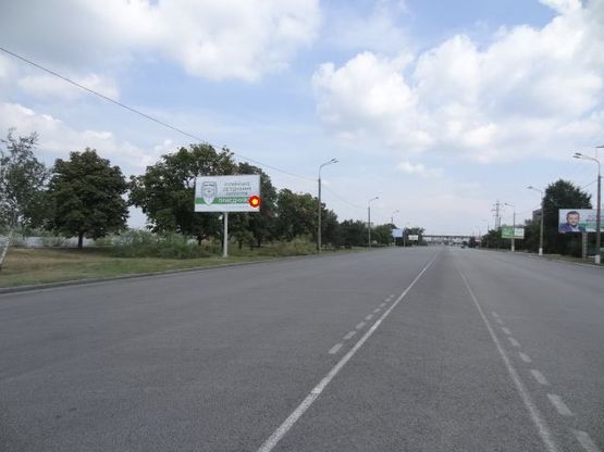 Фото рекламної площини за адресою Заводская Набережная ул., мебельный комбинат "Прогресс", в центр