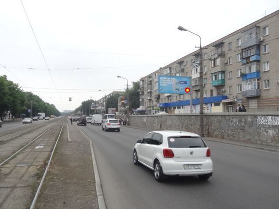 Фото рекламной плоскости по адресу Богдана Хмельницкого пр., 8, из центра