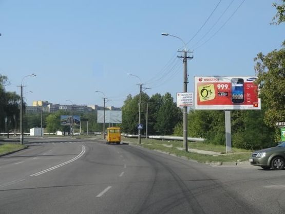 Фото рекламної площини за адресою Космическая ул., областная детская больница, в центр