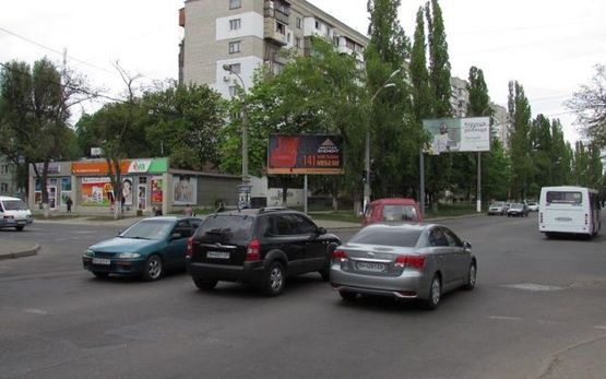 Фото рекламної площини за адресою Генерала Петрова ул., 26 - Ивана и Юрия Липы ул.