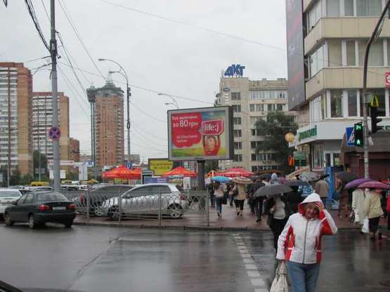 Фото рекламной плоскости по адресу Лесі Українки бульв., 26 - Алмазова Генерала вул. (Кутузова вул.), №1 ("McDonald's") (4- в напр. бульв.Дружби Народів)