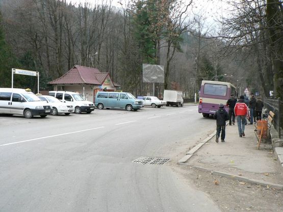 Фото рекламної площини за адресою Траса Н-09 Мукачево-Львів, центр міста, біля продуктового ринку, Красна садиба, Краєвид, Будинок культури, напрям руху на Буковель