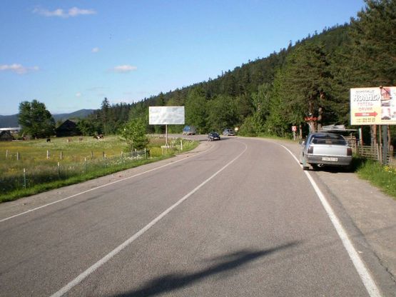 Фото рекламной плоскости по адресу Траса Н-09 Мукачево-Львів, колиба Воротище, готель Червона калина, 100 перед АЗС УкрНафта, напрямок руху на Івано-Франківськ