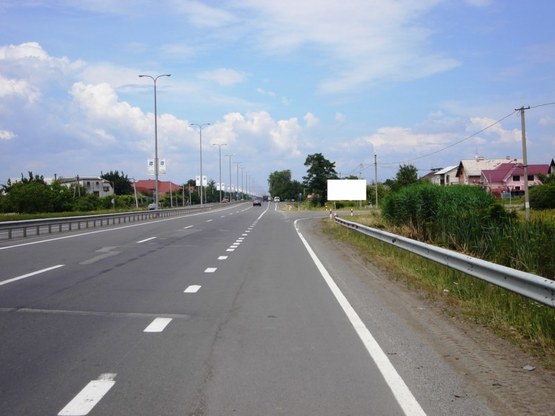 Фото рекламної площини за адресою Автодорога "Київ-Чоп", 800 м від  позначки с.Барвінок