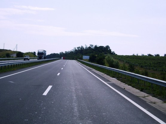 Фото рекламної площини за адресою Автодорога "Київ-Чоп", 1000 м від повороту в с. Р.Комарівці