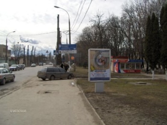 Фото рекламной плоскости по адресу Каменецкая 114 (библиотека университета)